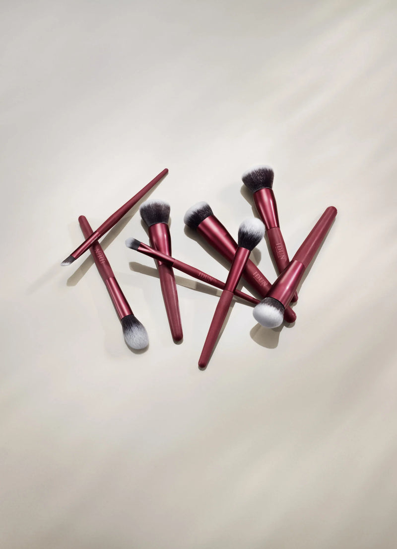 brushes and accessories