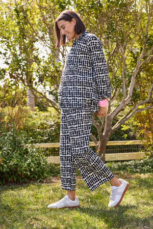 Good Boyfriend Shirt - Messy Dots Black