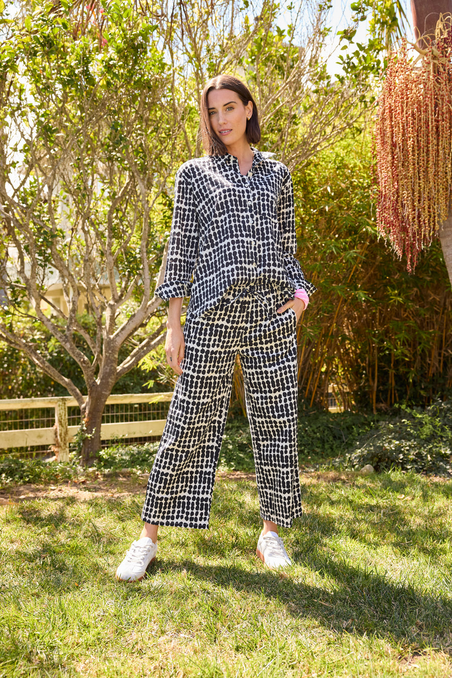 Good Boyfriend Shirt - Messy Dots Black