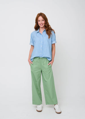 Good Boyfriend Shirt - Short Sleeve Chambray Light Wash