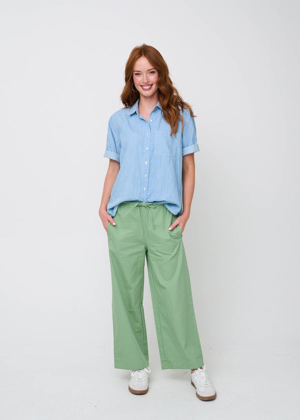 Good Boyfriend Shirt - Short Sleeve Chambray Light Wash
