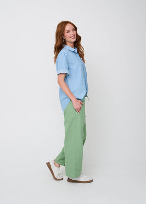Good Boyfriend Shirt - Short Sleeve Chambray Light Wash