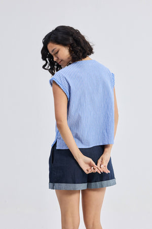 Boxy V-neck Top with Fray Detail