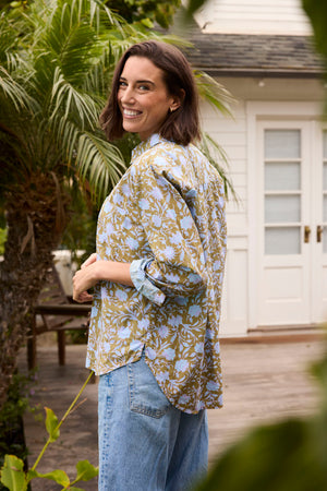 Good Boyfriend Shirt - Floral Escape Glacier Blue Overdye