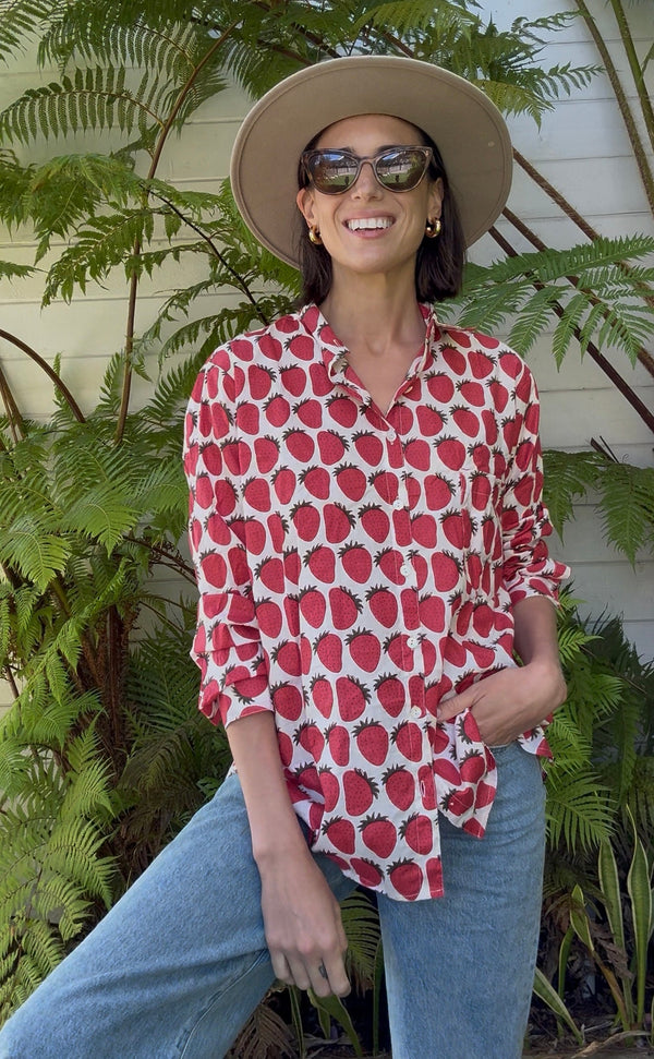 Good Boyfriend Shirt - Strawberry