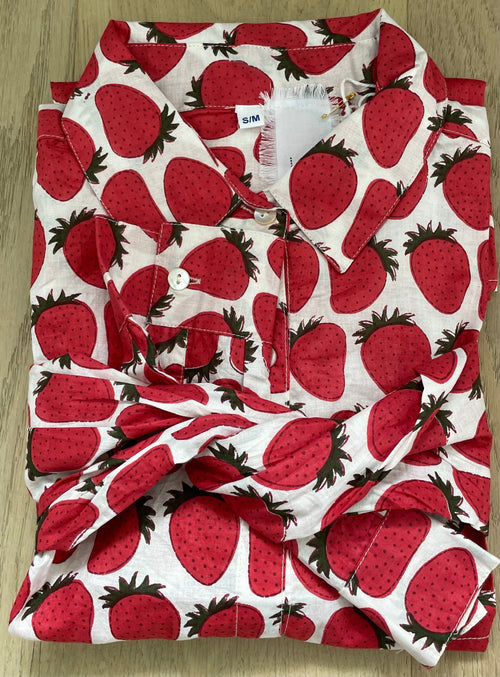 Good Boyfriend Shirt - Strawberry