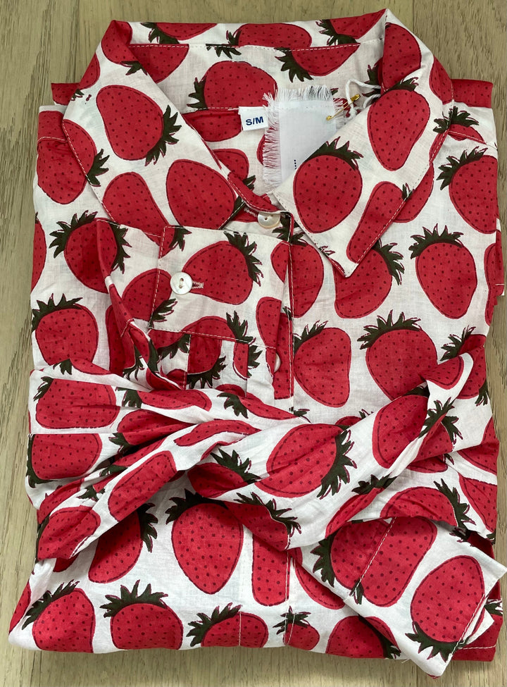 Good Boyfriend Shirt - Strawberry