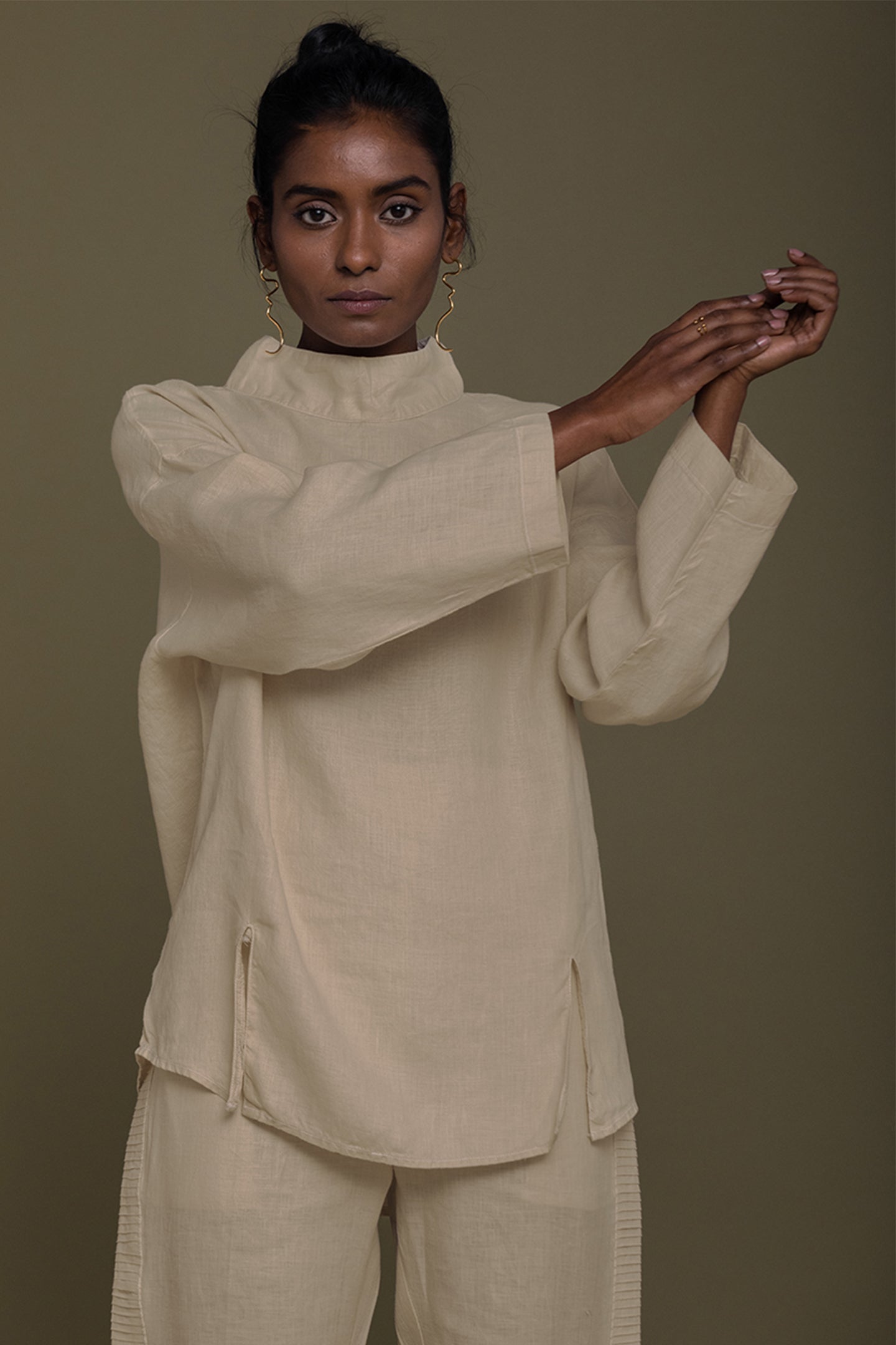 Monday Playlist Top in Sand Beige – Shifting Gaia