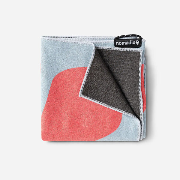 Original Towel: Happy Flowers Warm Blue Red