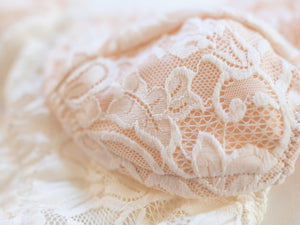 Vela Wireless Bra, White / Blush