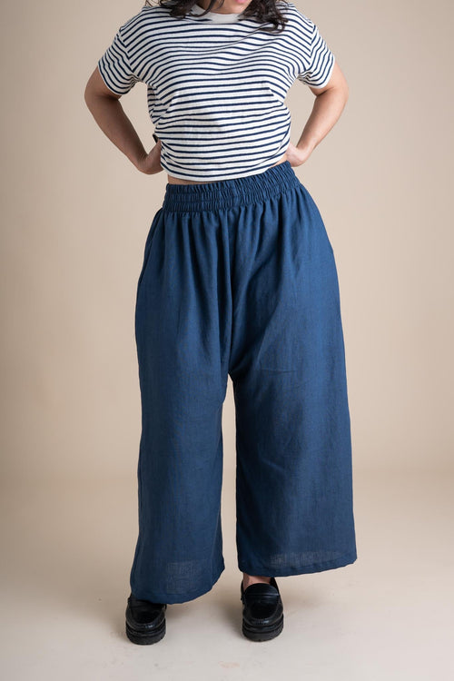 Weekend Pants in Navy