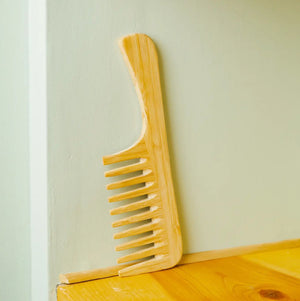 Bamboo Wide Tooth Comb with Handle | Flat Tips