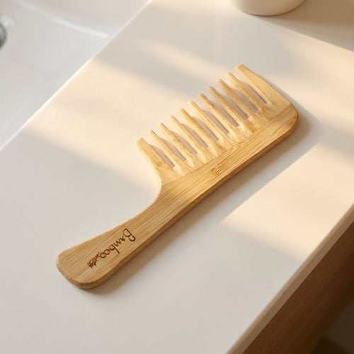 Bamboo Wide Tooth Comb with Handle | Flat Tips