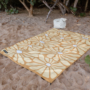 Festival Blanket: Lazy Daisy Gold