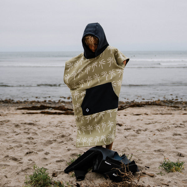Kids Changing Poncho: Breezy Palms Olive