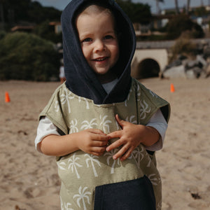 Kids Changing Poncho: Breezy Palms Olive