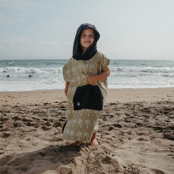 Kids Changing Poncho: Breezy Palms Olive