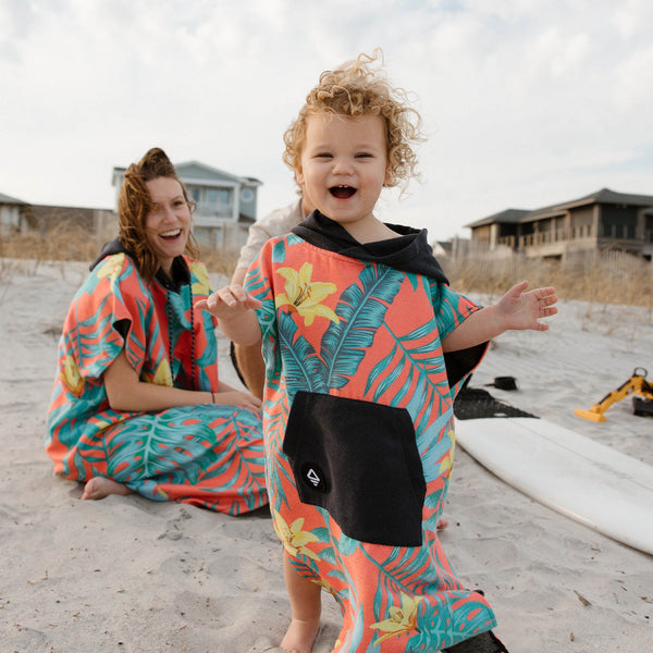 Kids Changing Poncho: Palms Coral
