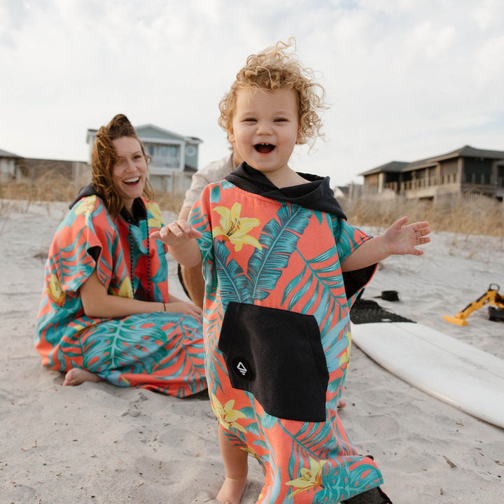 Kids Changing Poncho: Palms Coral