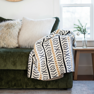 Otok Throw